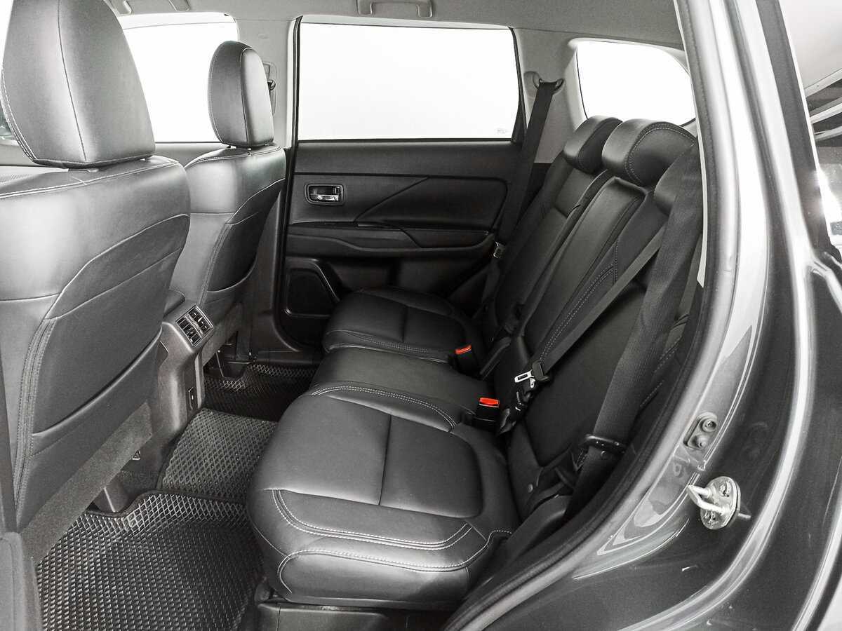 Купить Mitsubishi Outlander с пробегом. Фото: #9