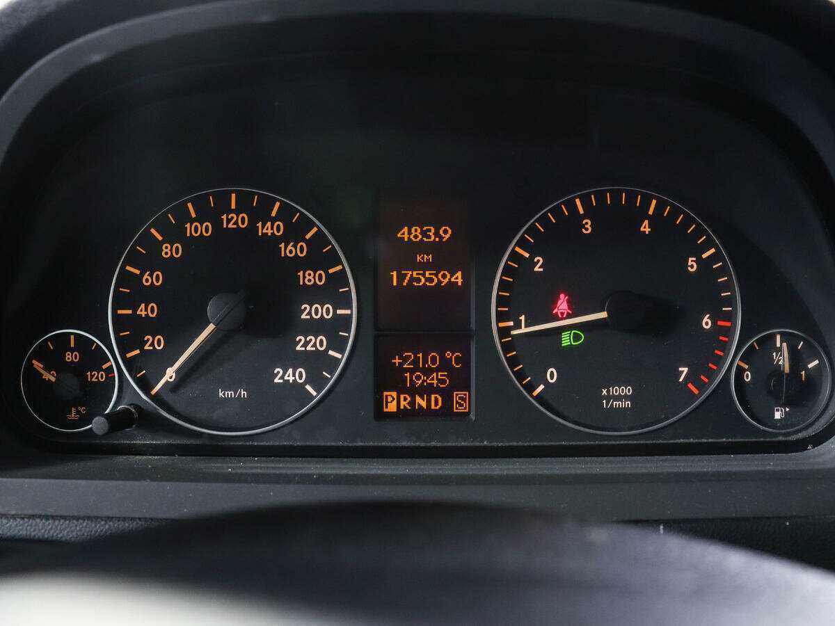 Купить Mercedes-Benz A-Класс с пробегом. Фото: #9