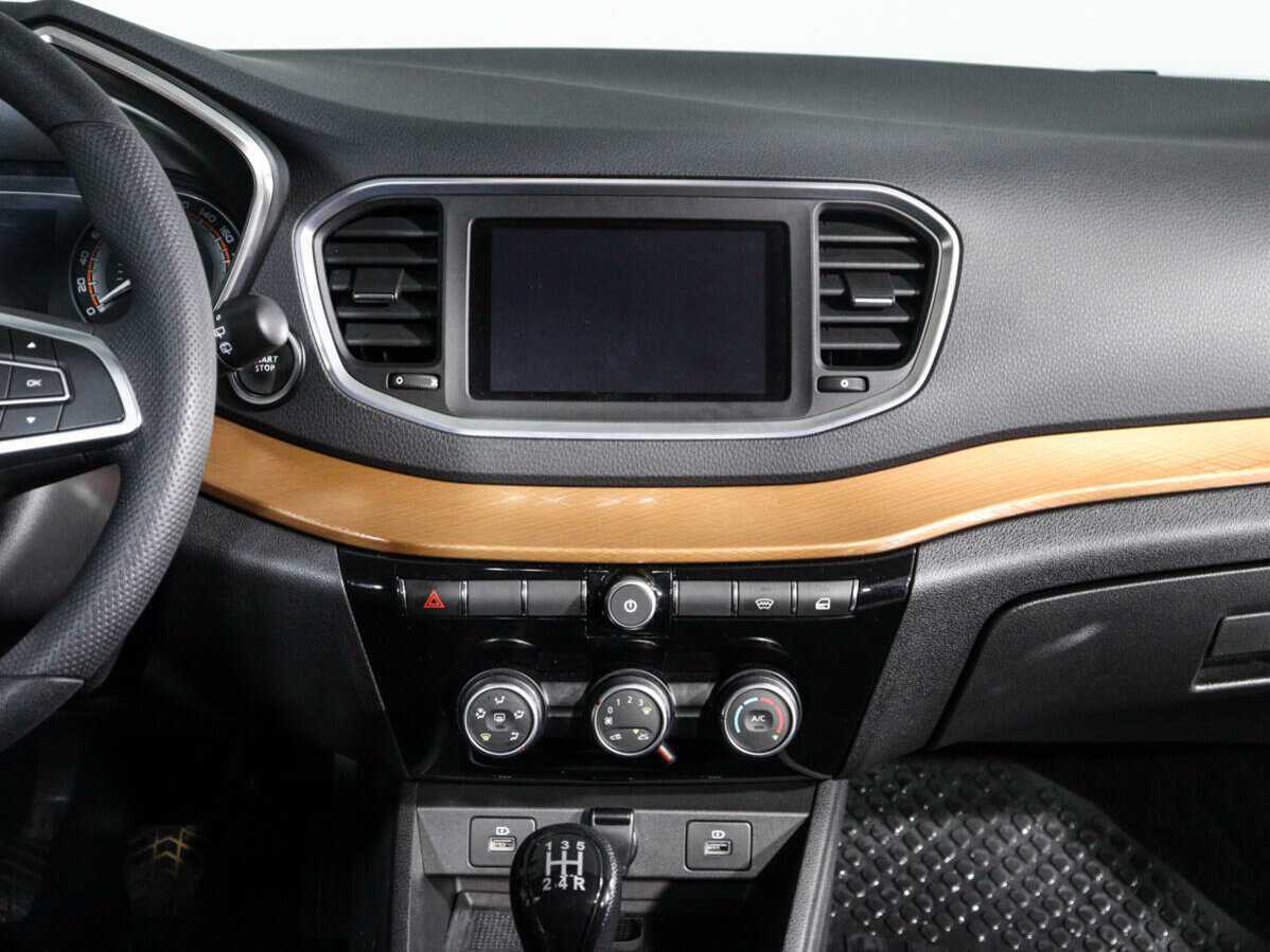 Купить Lada (ВАЗ) Vesta с пробегом. Фото: #10