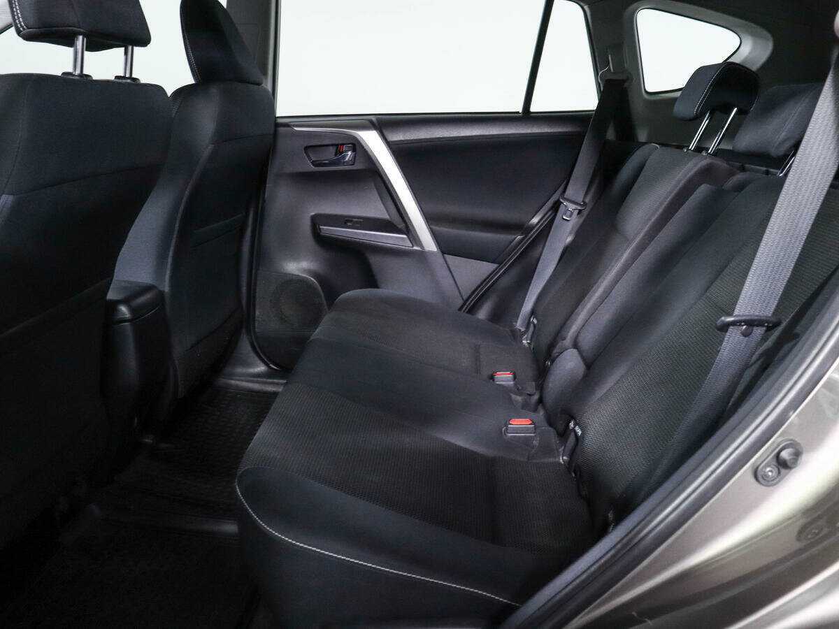 Купить Toyota RAV4 с пробегом. Фото: #9