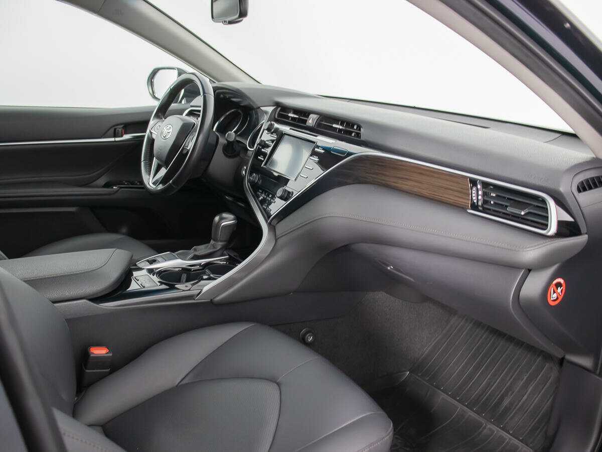 Купить Toyota Camry с пробегом. Фото: #8