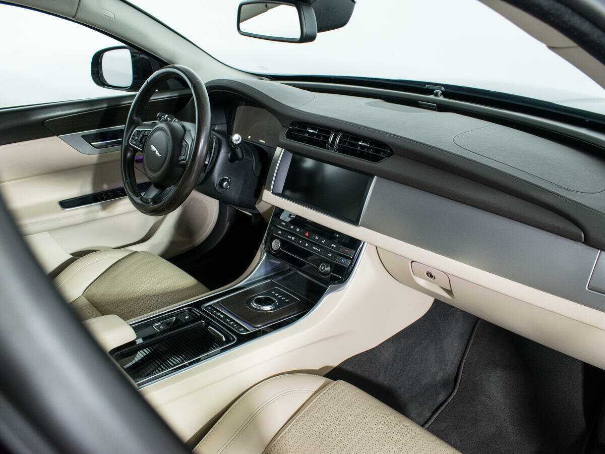 Купить Jaguar XF с пробегом. Фото: #8