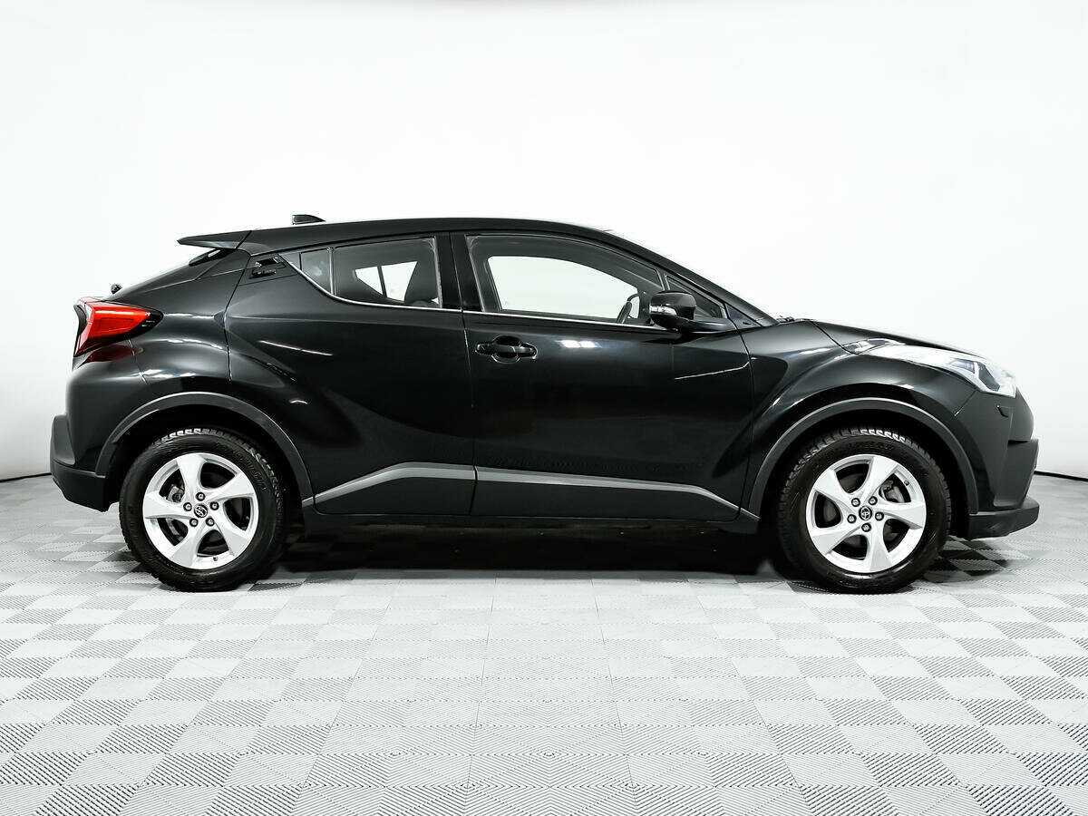 Купить Toyota C-HR с пробегом. Фото: #3