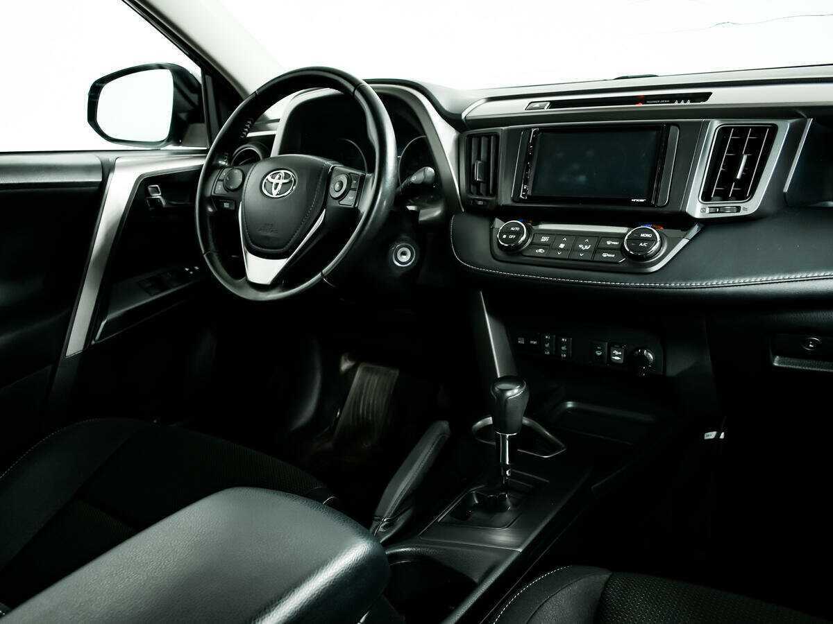 Купить Toyota RAV4 с пробегом. Фото: #8