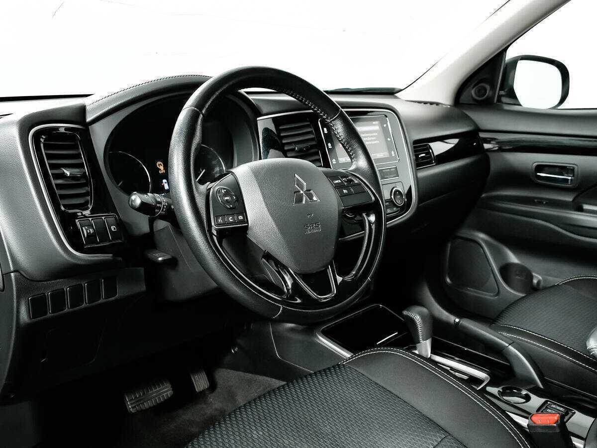 Купить Mitsubishi Outlander с пробегом. Фото: #10
