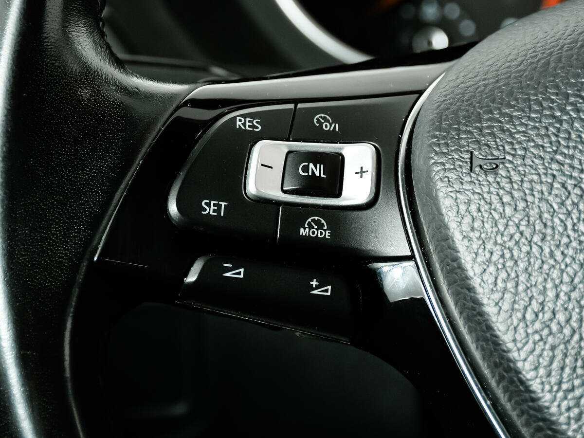 Купить Volkswagen Tiguan с пробегом. Фото: #15