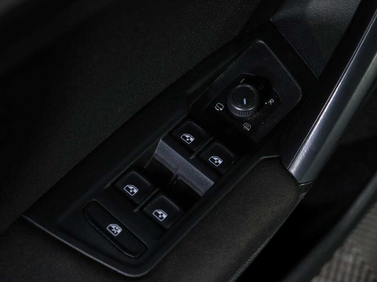 Купить Volkswagen Tiguan с пробегом. Фото: #17