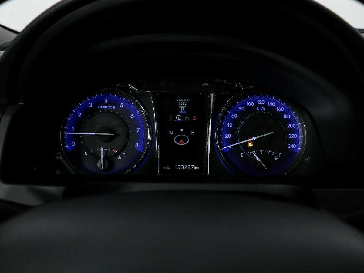 Купить Toyota Camry с пробегом. Фото: #14