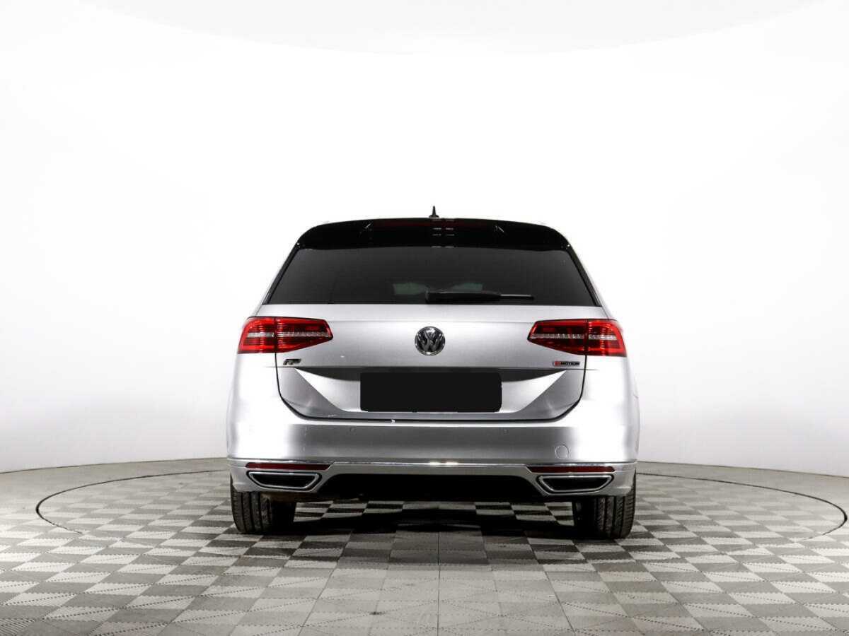 Купить Volkswagen Passat с пробегом. Фото: #5