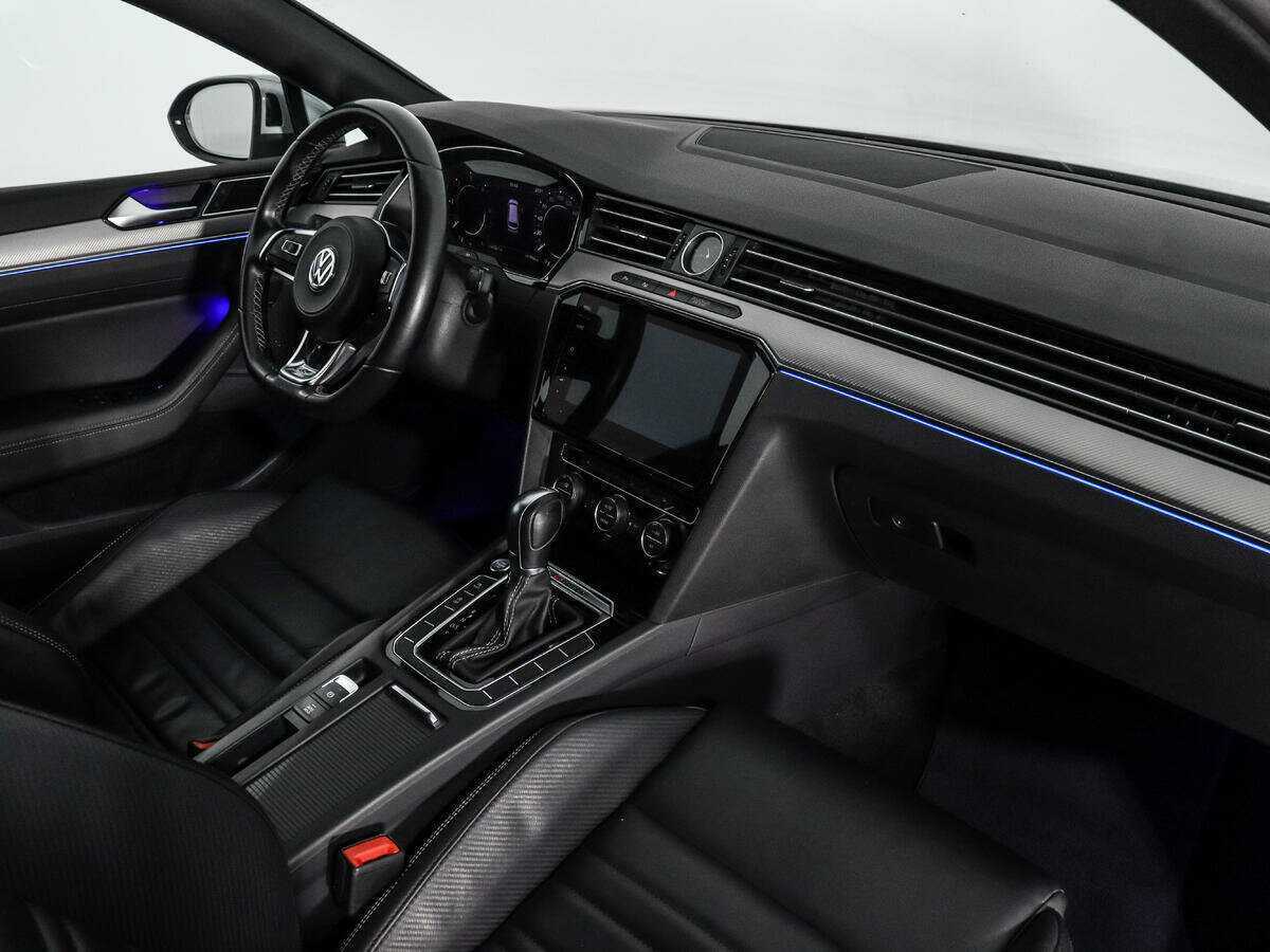 Купить Volkswagen Passat с пробегом. Фото: #11