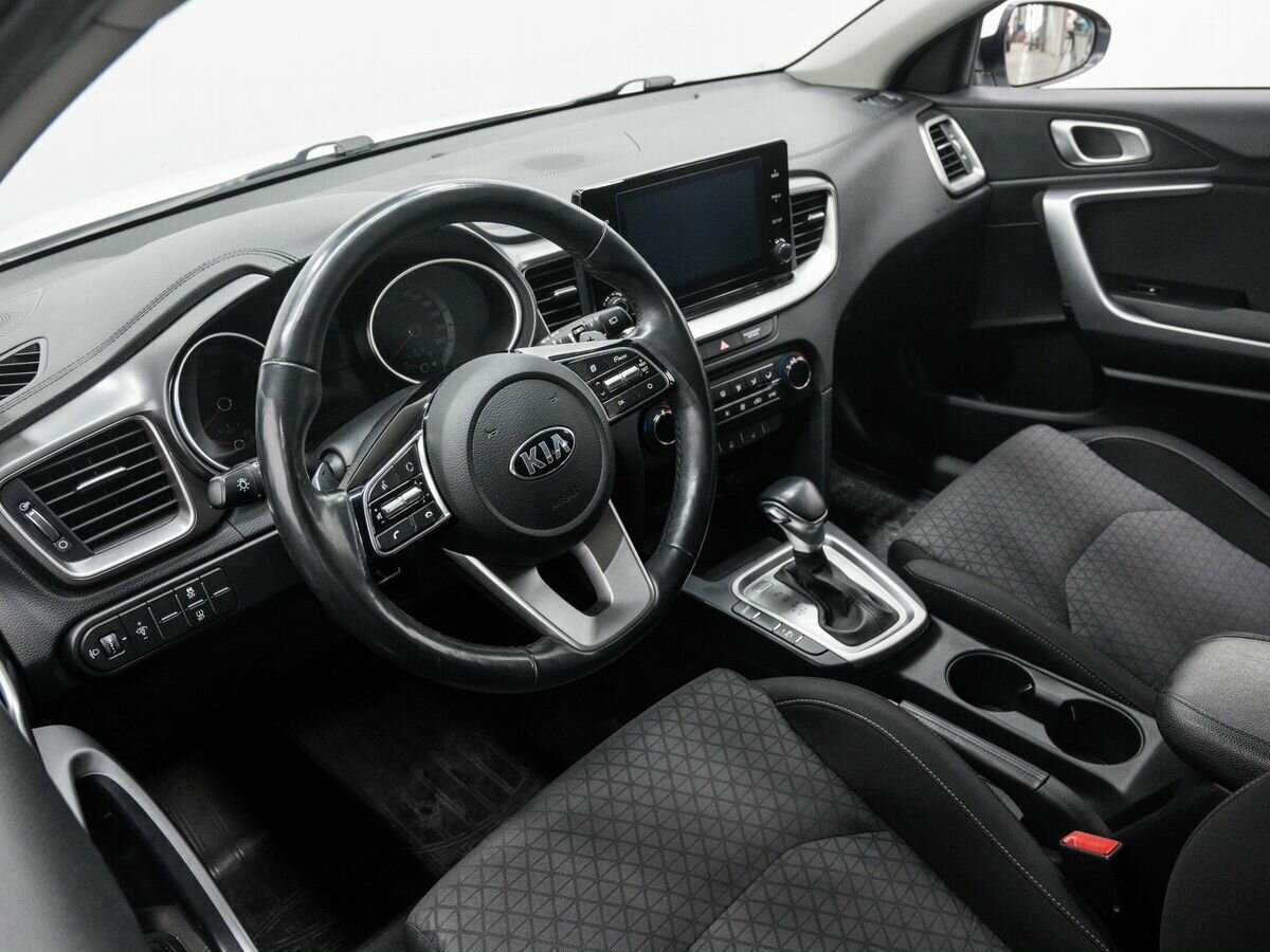 Купить Kia Ceed с пробегом. Фото: #13