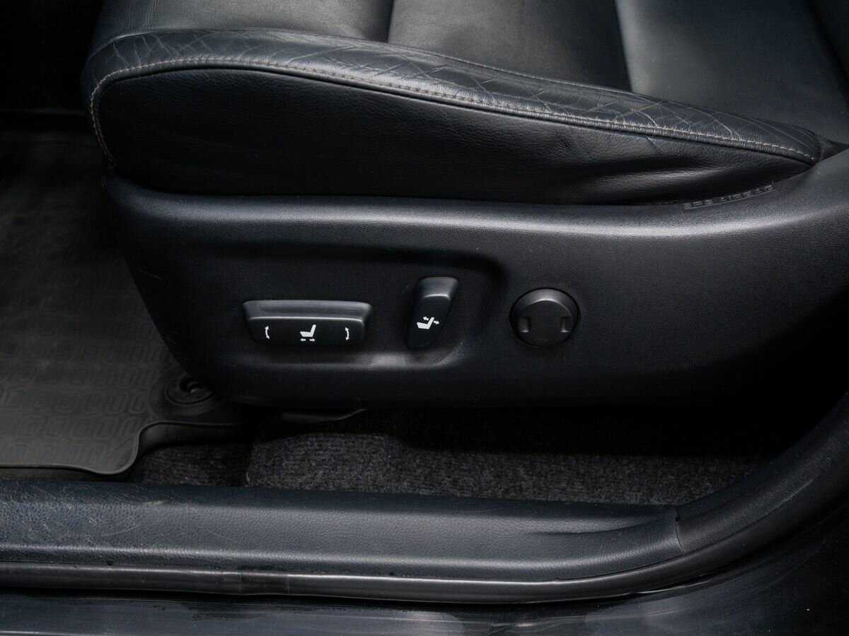 Купить Toyota RAV4 с пробегом. Фото: #13