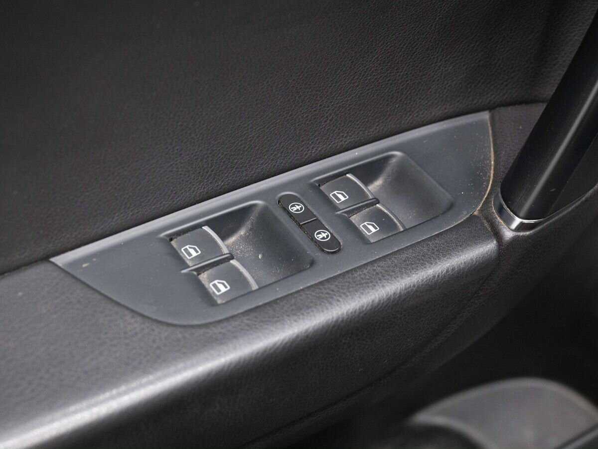 Купить Volkswagen Touareg с пробегом. Фото: #19