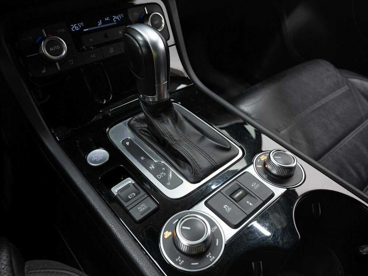 Купить Volkswagen Touareg с пробегом. Фото: #20
