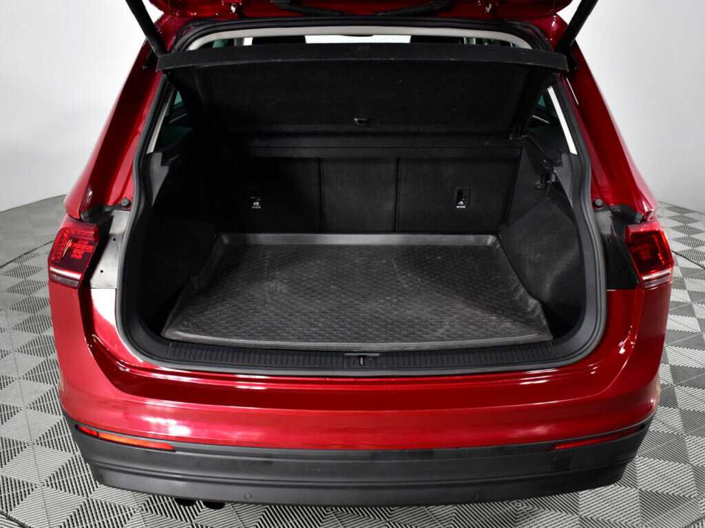 Купить Volkswagen Tiguan с пробегом. Фото: #15