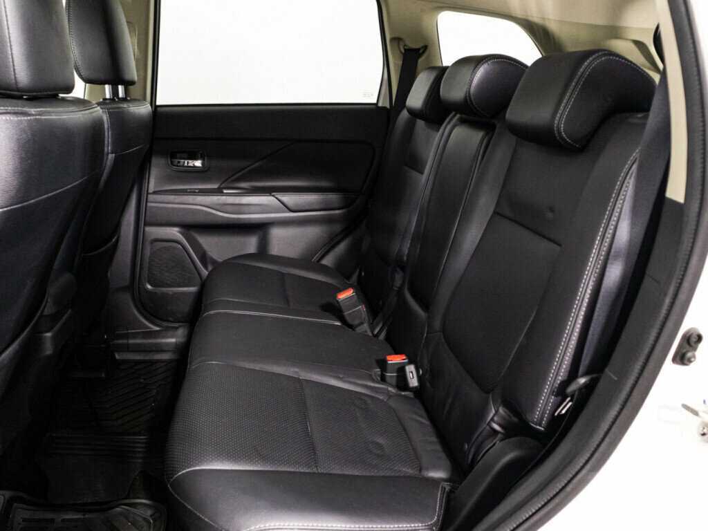 Купить Mitsubishi Outlander с пробегом. Фото: #9