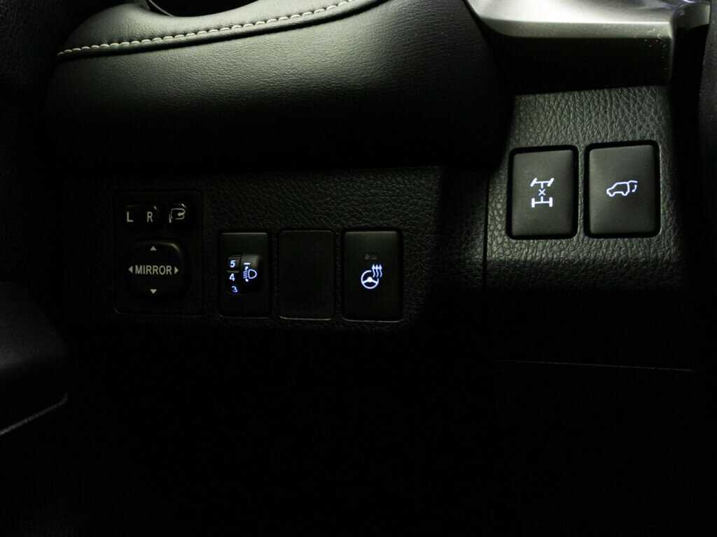 Купить Toyota RAV4 с пробегом. Фото: #18