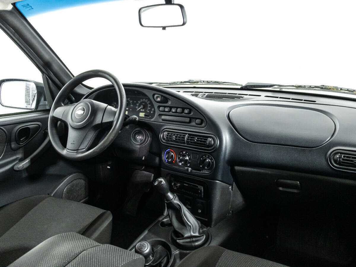 Купить Chevrolet Niva с пробегом. Фото: #8