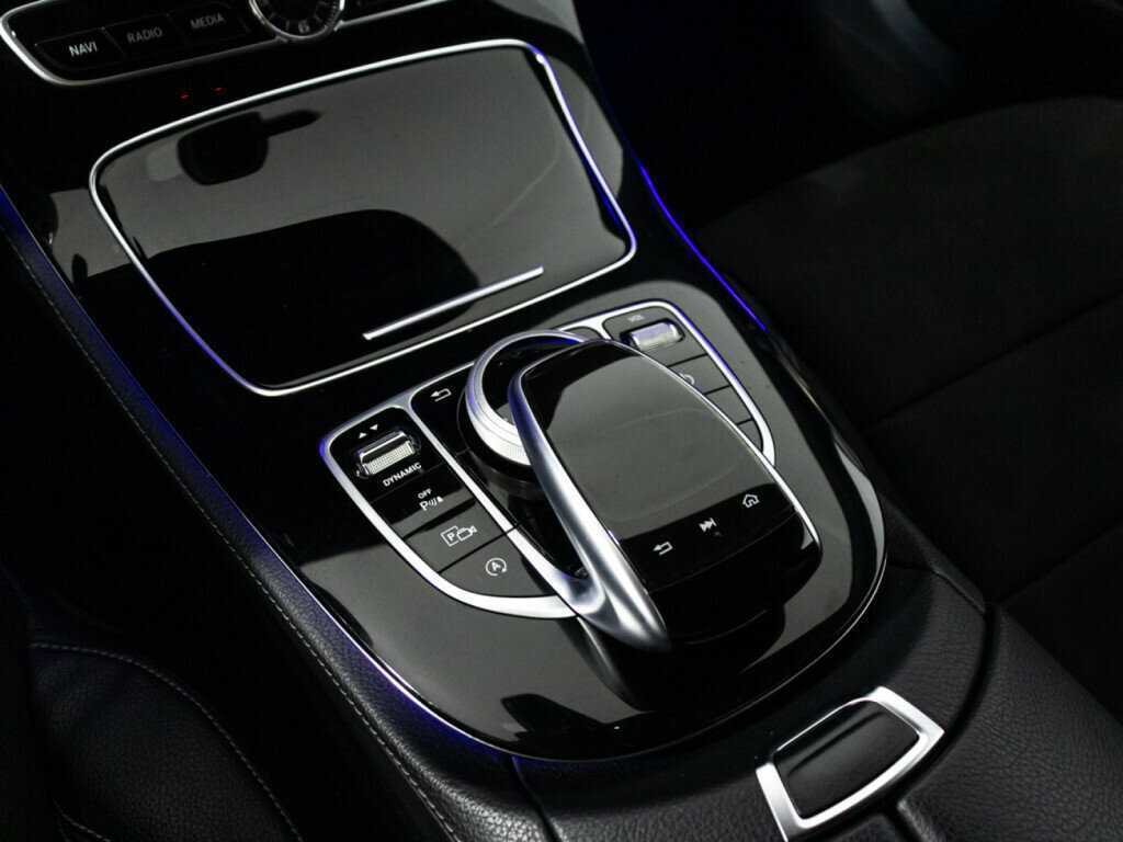 Купить Mercedes-Benz E-Класс с пробегом. Фото: #16