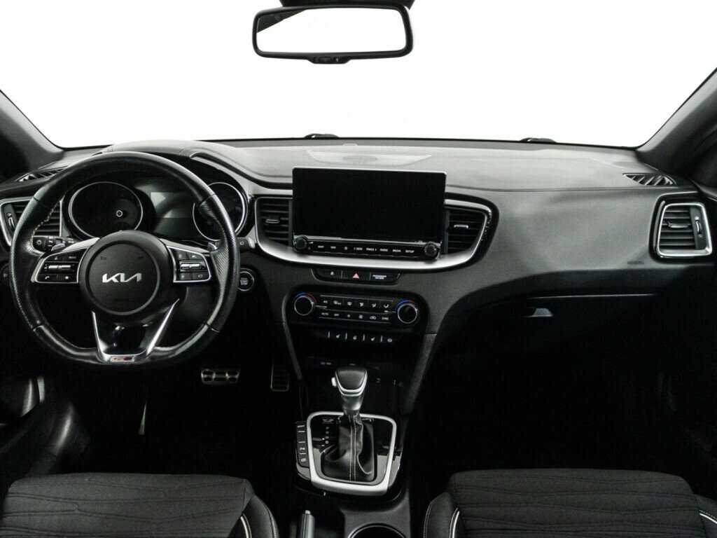 Купить Kia Ceed с пробегом. Фото: #10