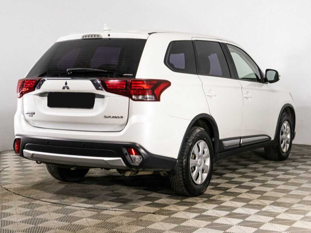Купить Mitsubishi Outlander с пробегом. Фото: #4