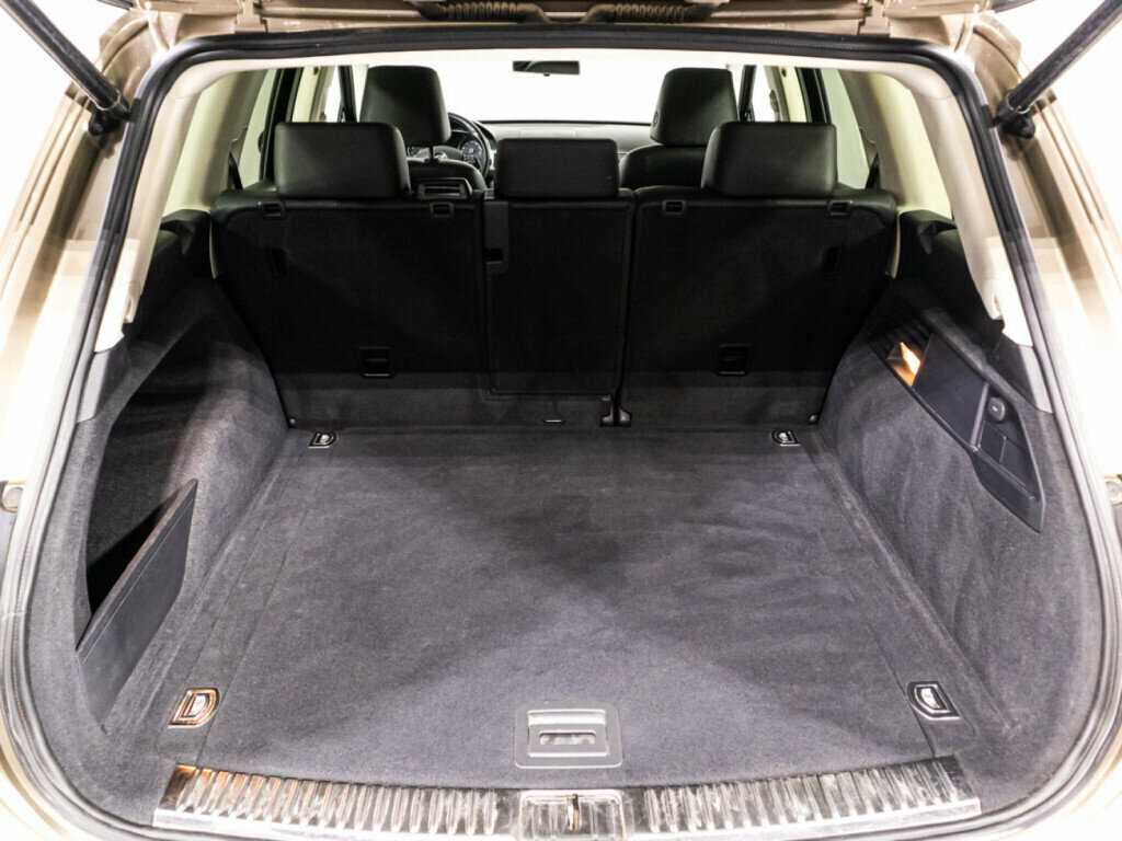 Купить Volkswagen Touareg с пробегом. Фото: #14