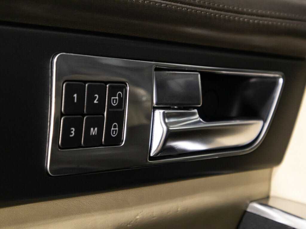 Купить Land Rover Discovery с пробегом. Фото: #19