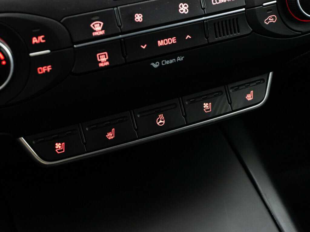 Купить Kia Sorento с пробегом. Фото: #20