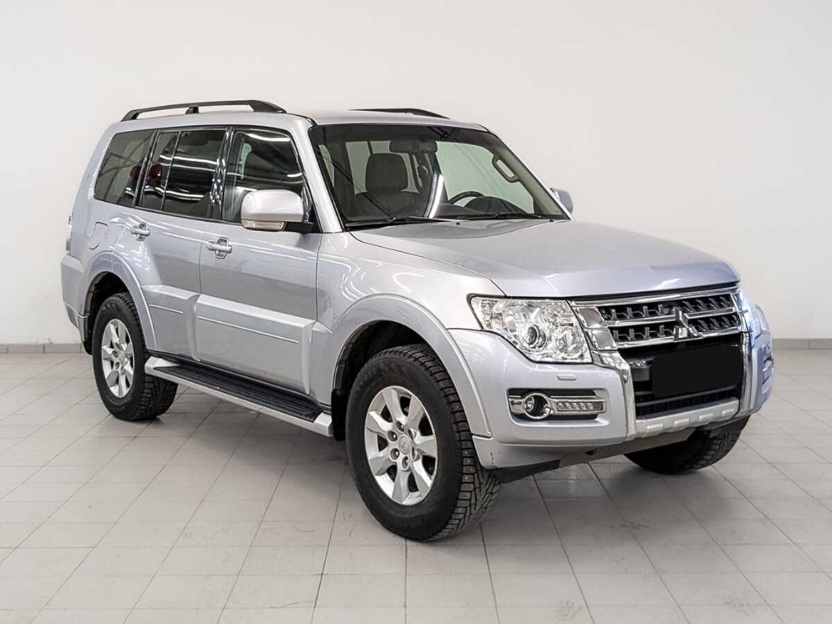 Купить Mitsubishi Pajero с пробегом. Фото: #2