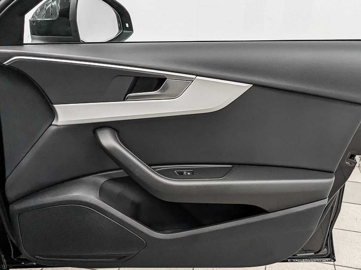 Купить Audi A4 с пробегом. Фото: #24