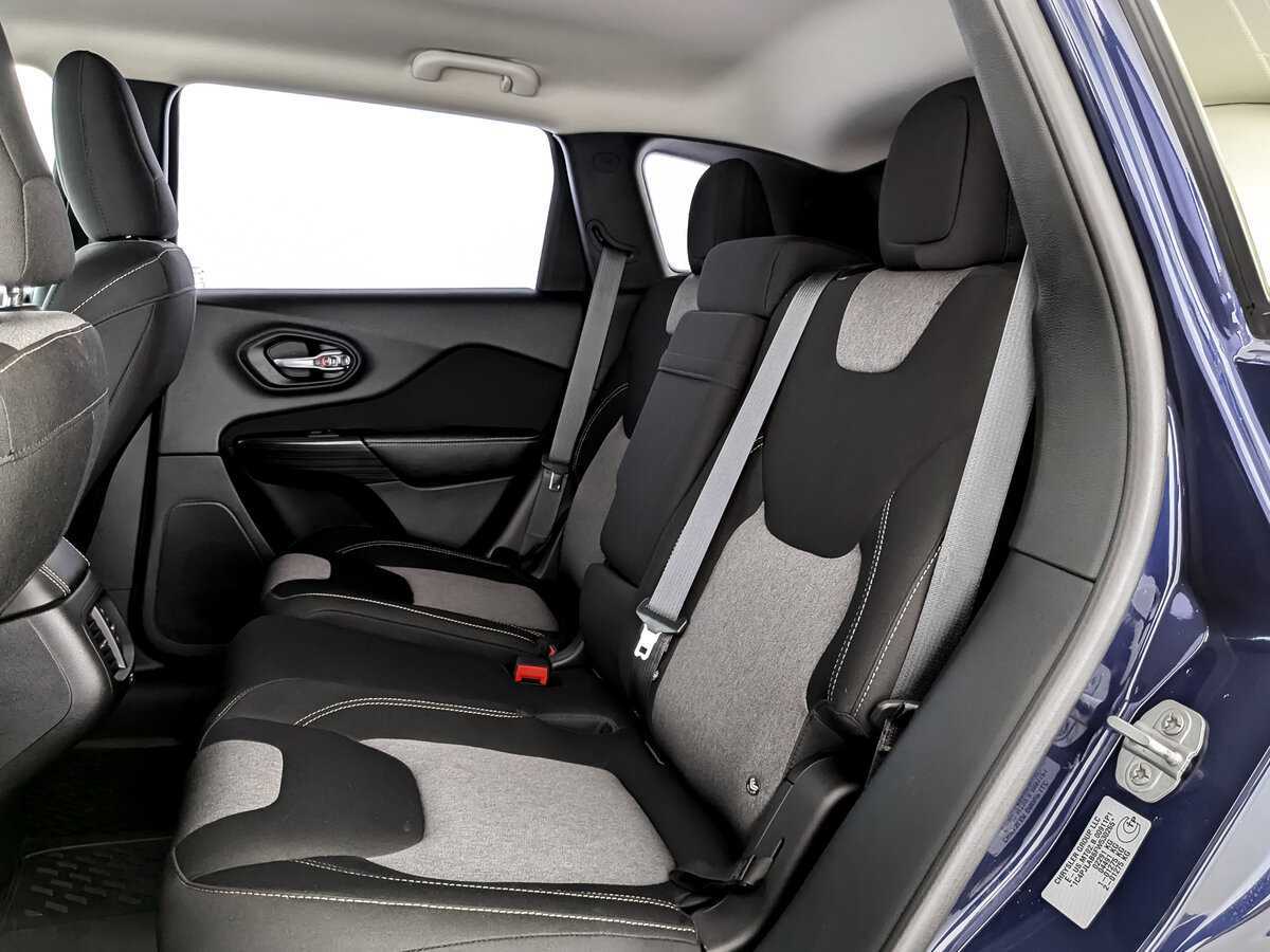 Купить Jeep Cherokee с пробегом. Фото: #11