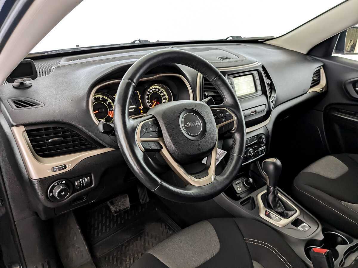 Купить Jeep Cherokee с пробегом. Фото: #15