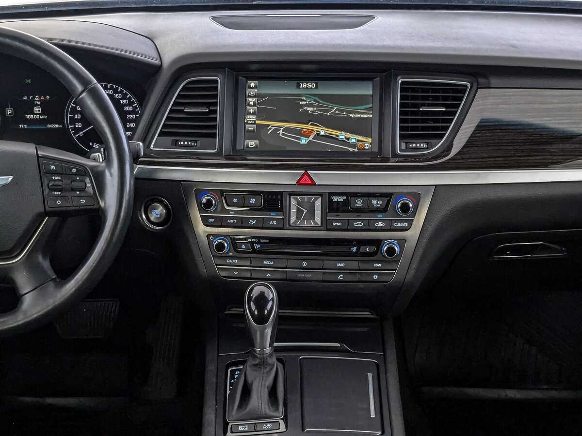 Купить Hyundai Genesis с пробегом. Фото: #14