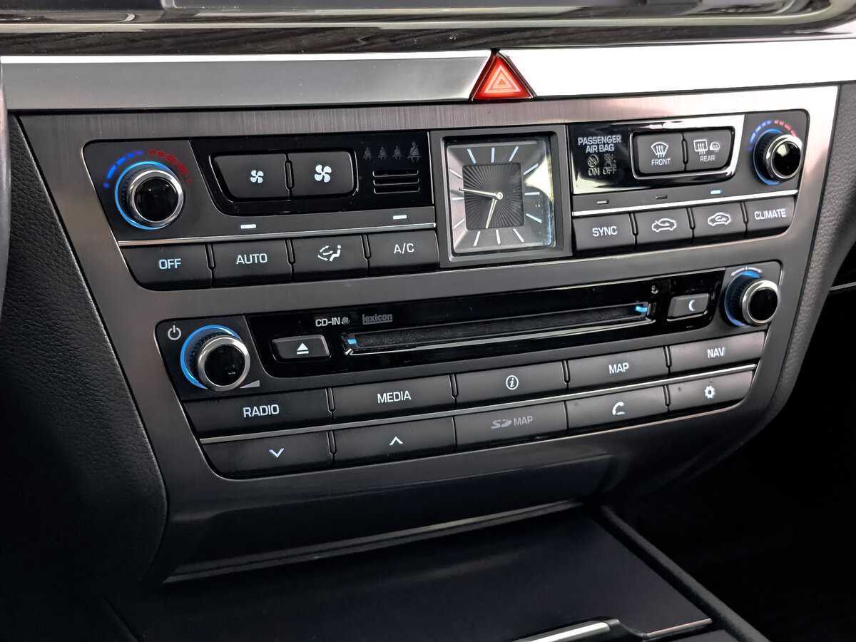 Купить Hyundai Genesis с пробегом. Фото: #24