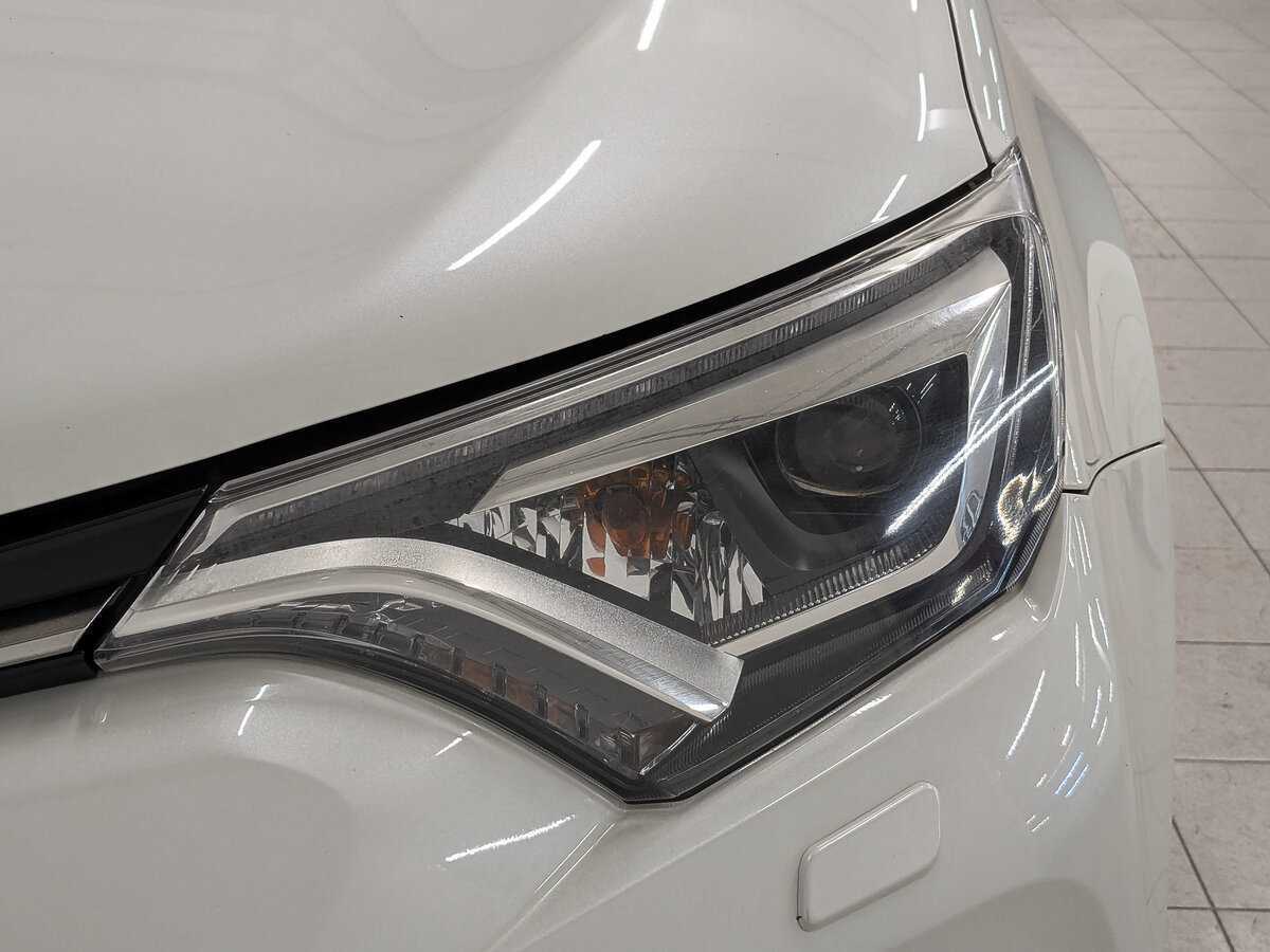 Купить Toyota RAV4 с пробегом. Фото: #10