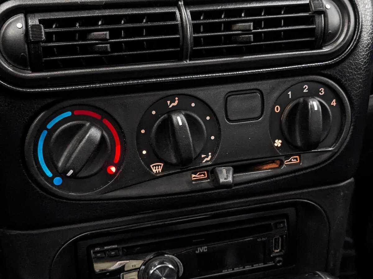 Купить Chevrolet Niva с пробегом. Фото: #19