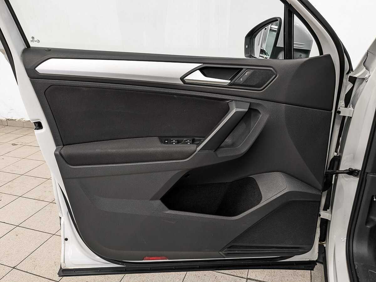 Купить Volkswagen Tiguan с пробегом. Фото: #18