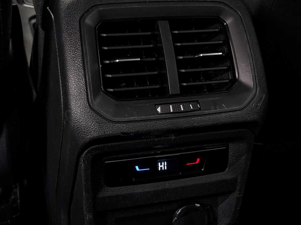 Купить Volkswagen Tiguan с пробегом. Фото: #28