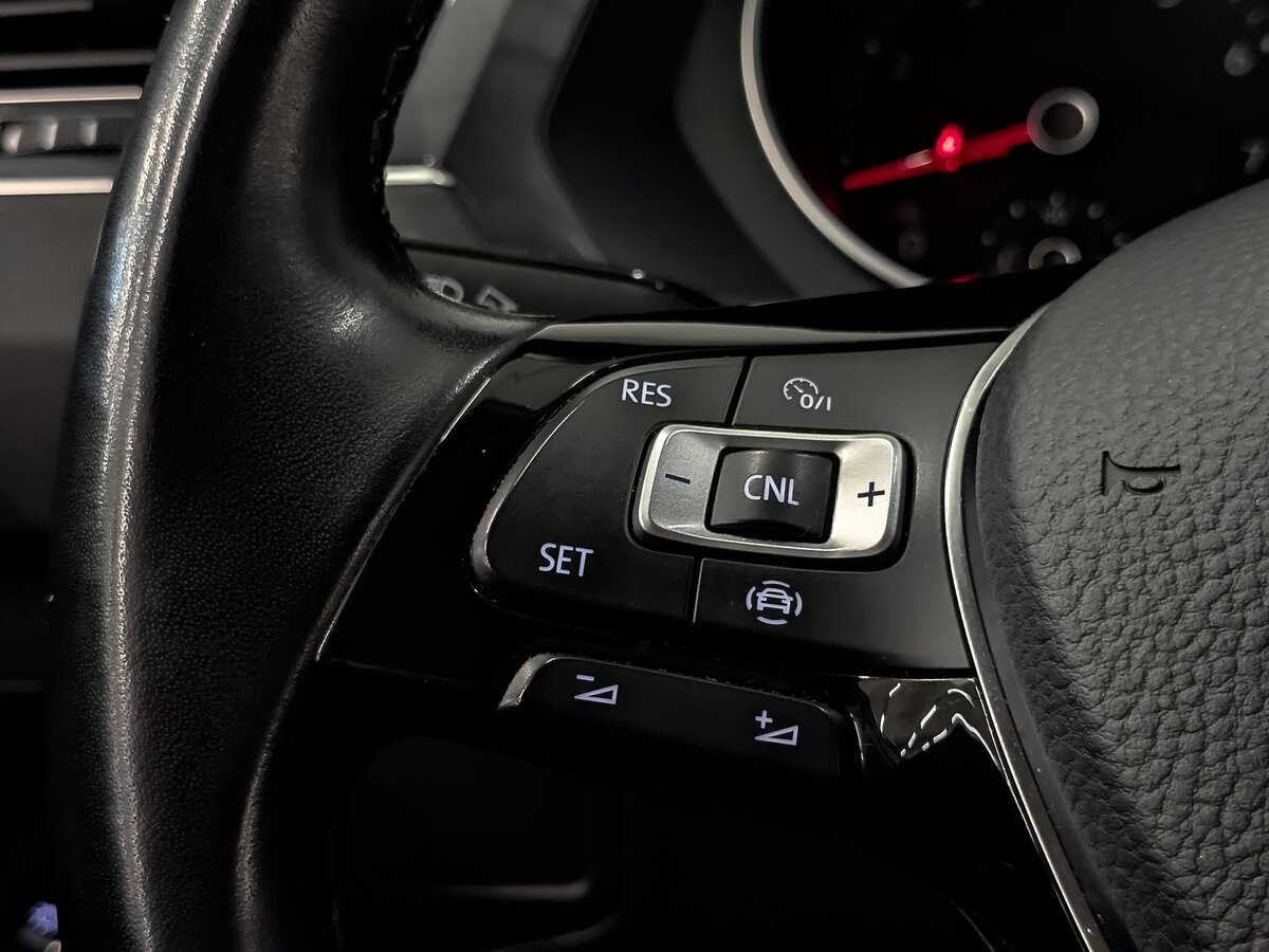 Купить Volkswagen Tiguan с пробегом. Фото: #26