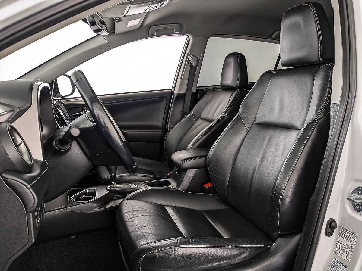 Купить Toyota RAV4 с пробегом. Фото: #17