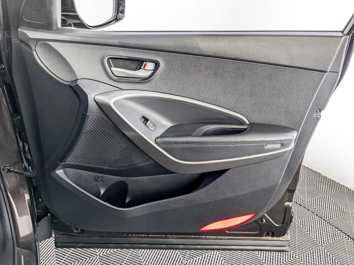 Купить Hyundai Santa Fe с пробегом. Фото: #24