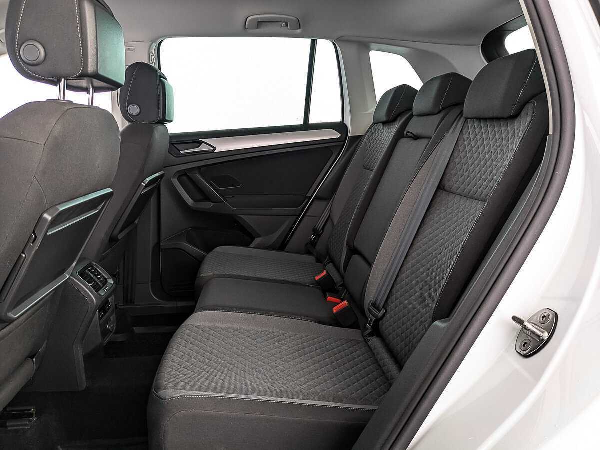 Купить Volkswagen Tiguan с пробегом. Фото: #17