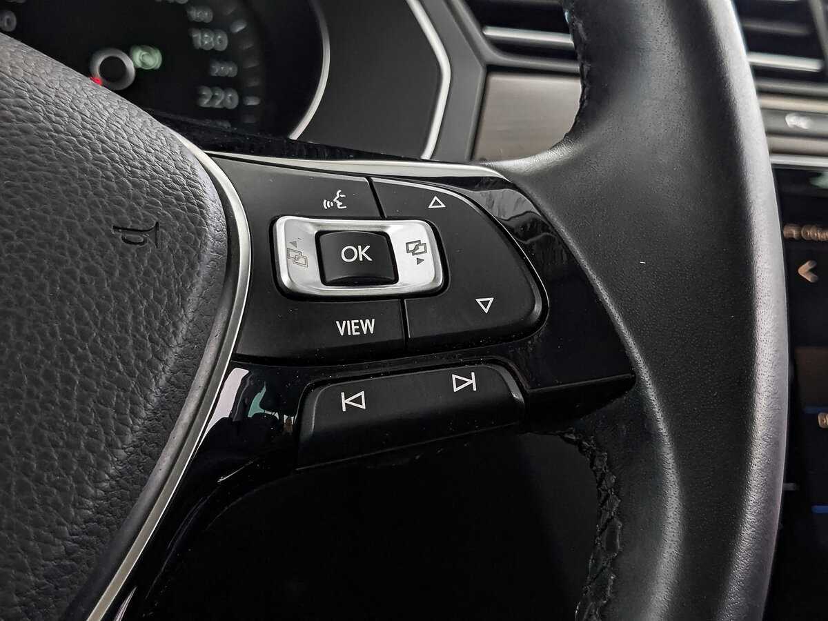 Купить Volkswagen Passat с пробегом. Фото: #28