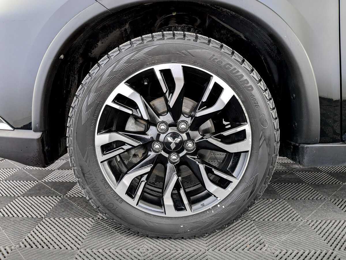 Купить Mitsubishi Outlander с пробегом. Фото: #17