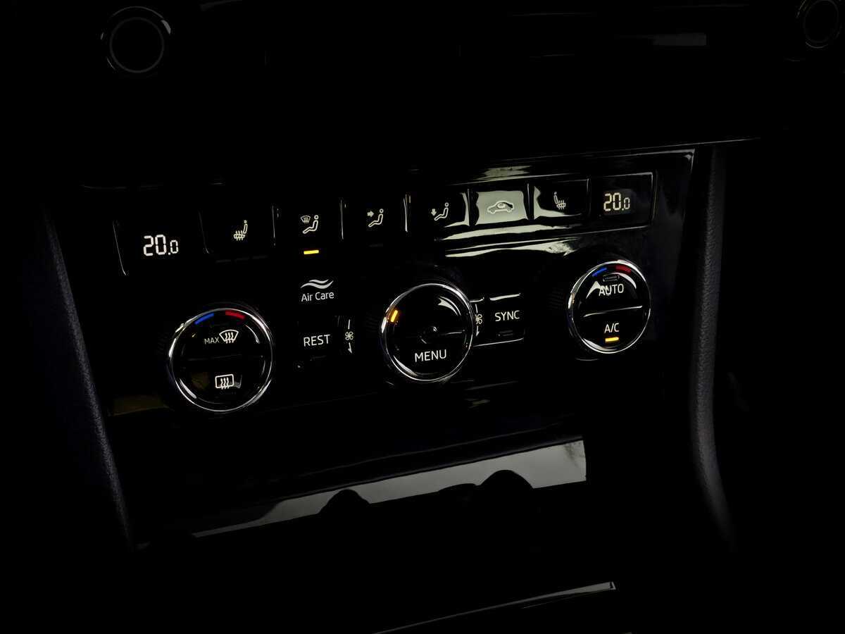 Купить Skoda Superb с пробегом. Фото: #23