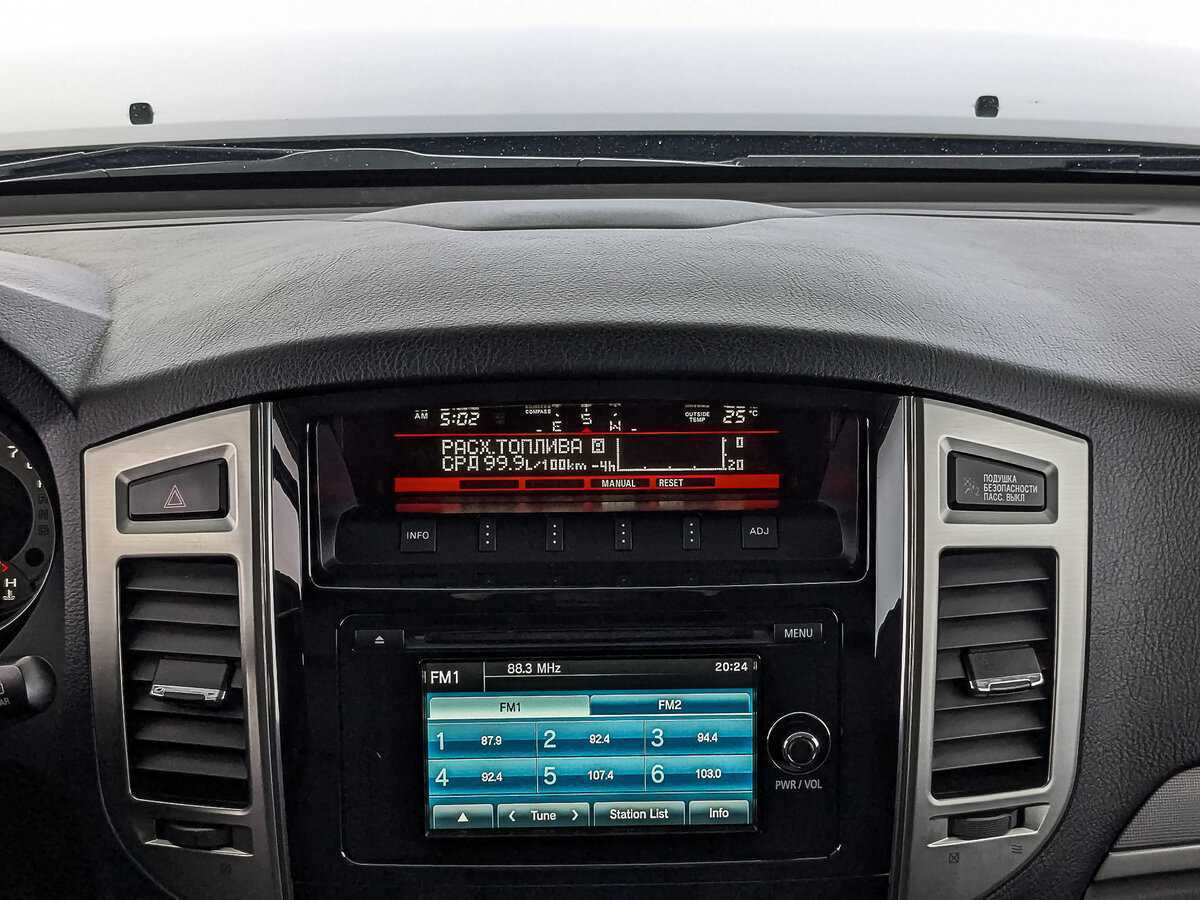 Купить Mitsubishi Pajero с пробегом. Фото: #16