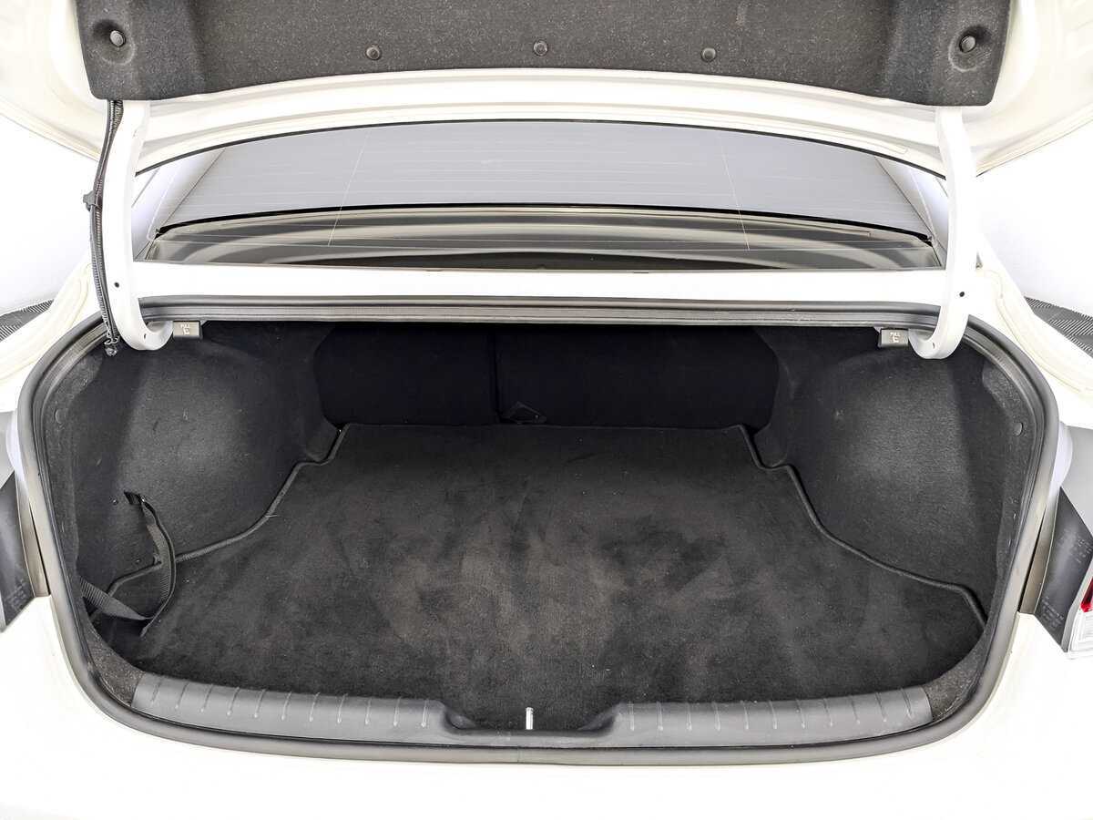 Купить Hyundai Elantra с пробегом. Фото: #9