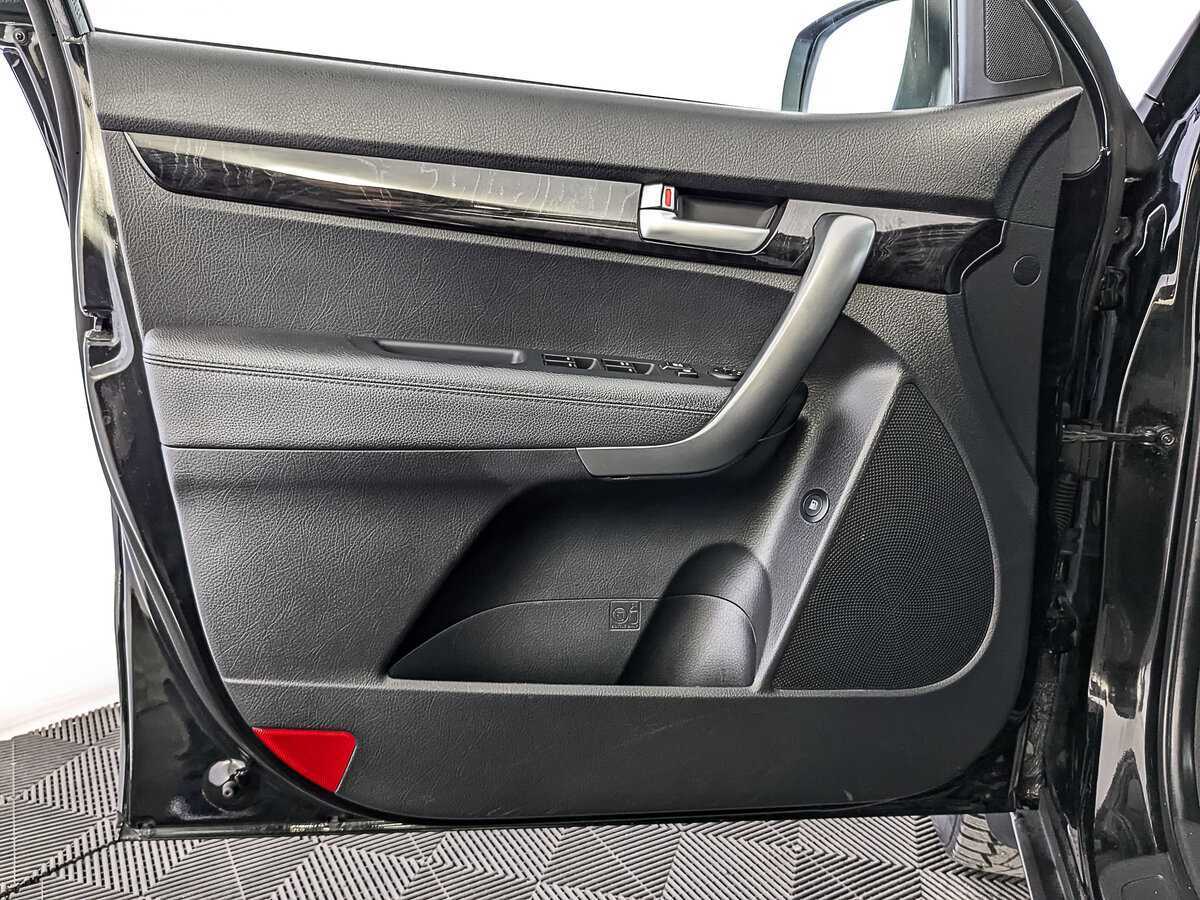 Купить Kia Sorento с пробегом. Фото: #18