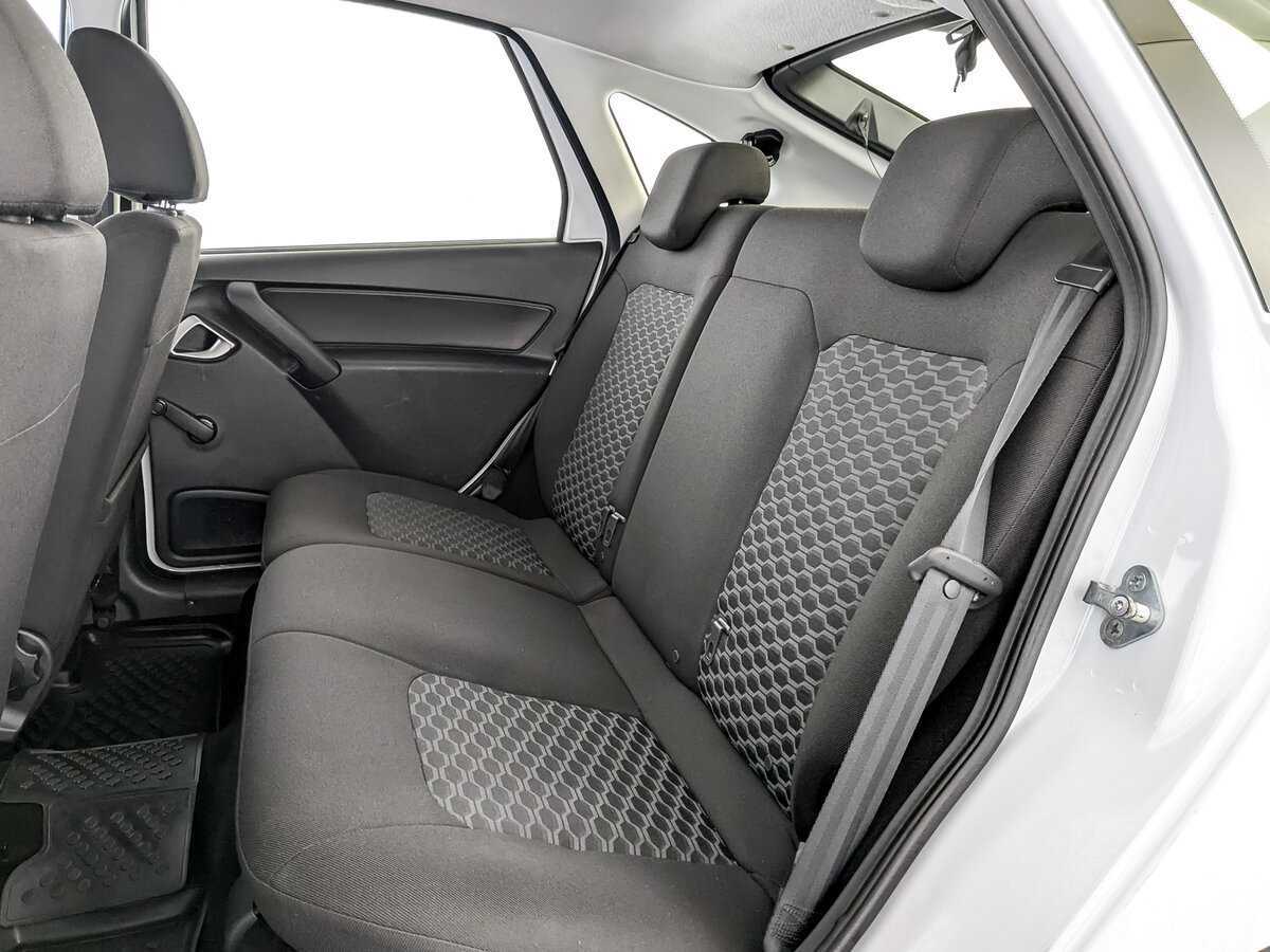 Купить Lada (ВАЗ) Granta с пробегом. Фото: #11