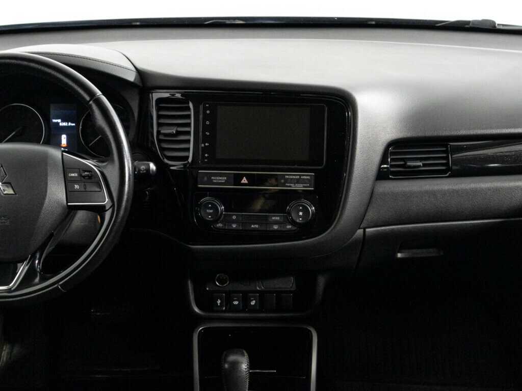 Купить Mitsubishi Outlander с пробегом. Фото: #13